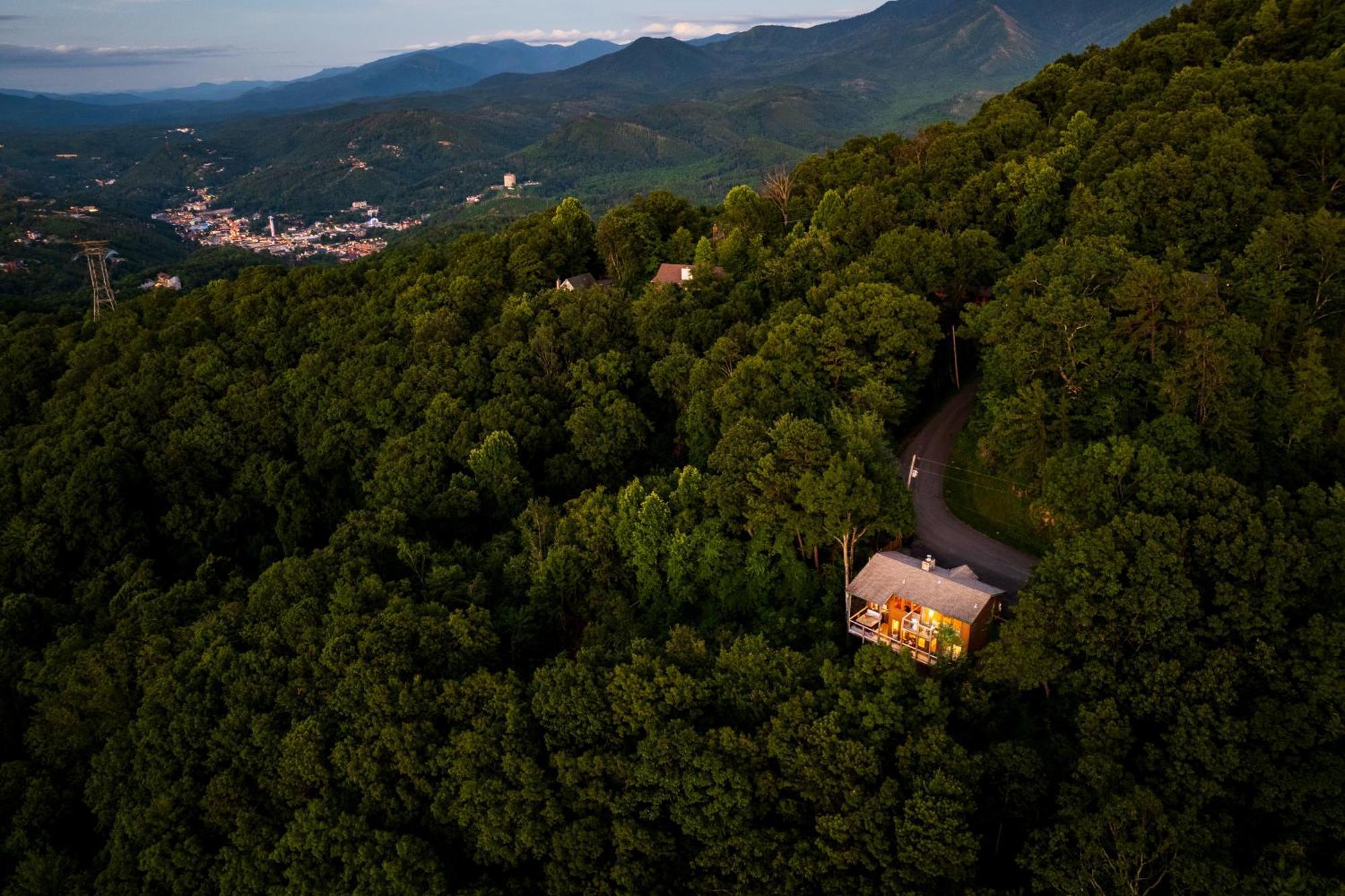 Elevista - Quaint&Private-Views-Hottub-Pooltable-Bears-3 Clubhouse Pools Villa Gatlinburg Luaran gambar