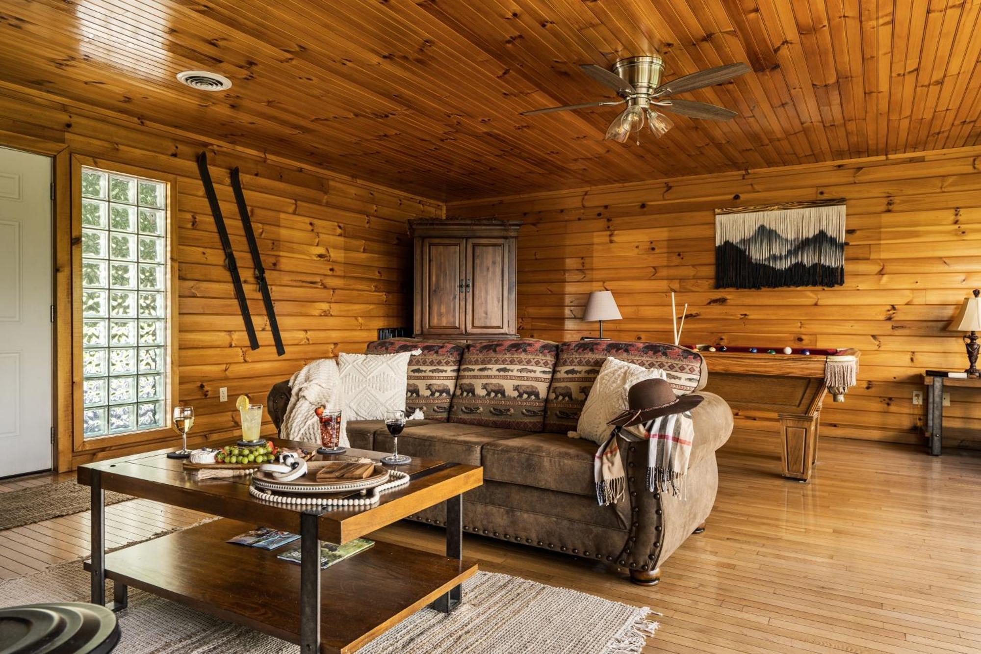 Elevista - Quaint&Private-Views-Hottub-Pooltable-Bears-3 Clubhouse Pools Villa Gatlinburg Luaran gambar
