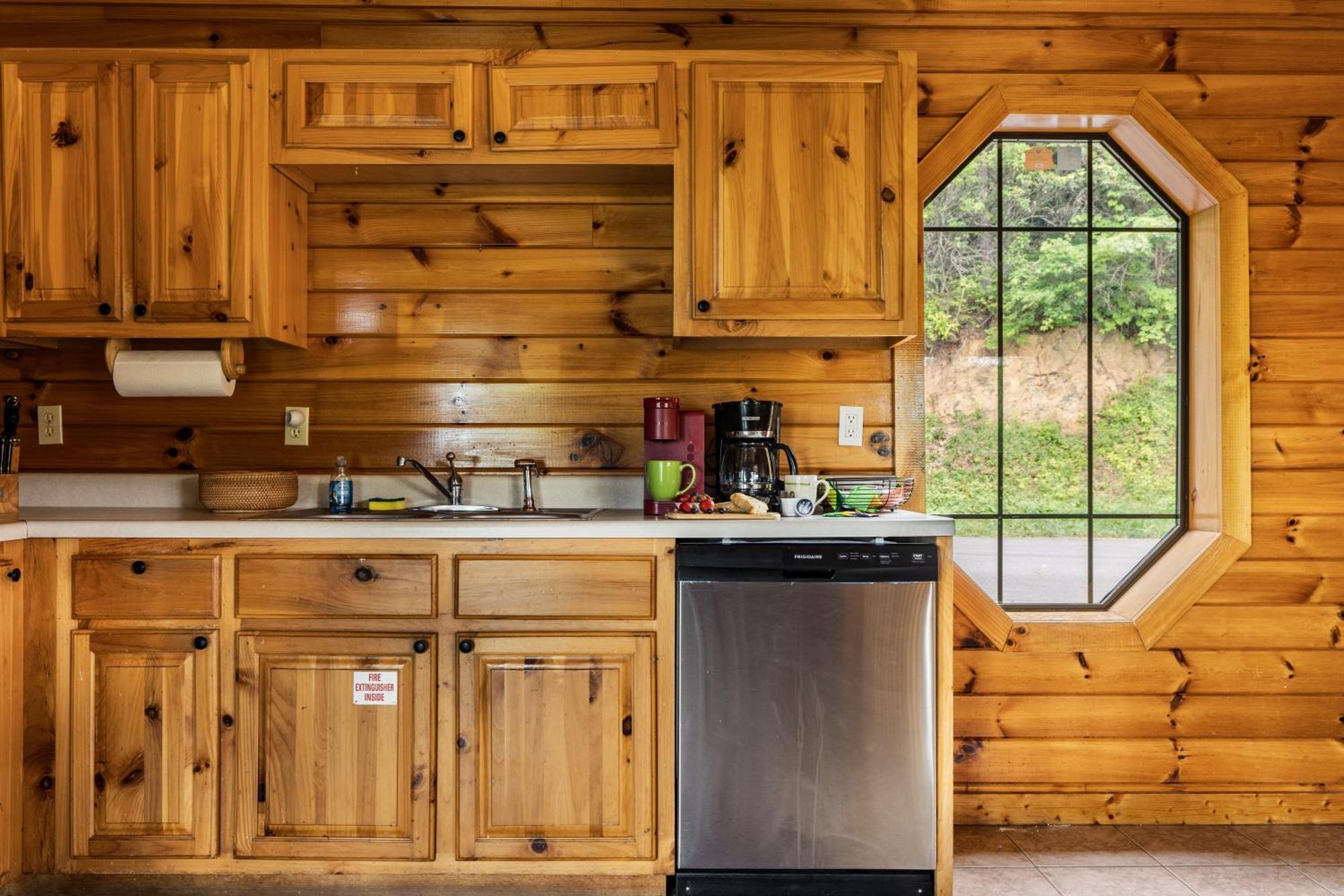 Elevista - Quaint&Private-Views-Hottub-Pooltable-Bears-3 Clubhouse Pools Villa Gatlinburg Luaran gambar